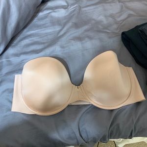 Victoria’s Secret strapless bra